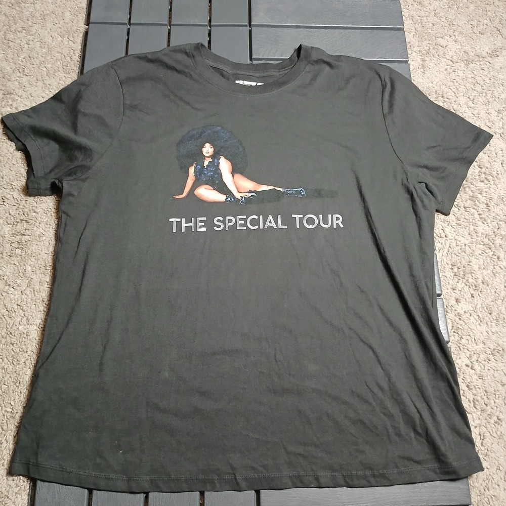 Lizzo The Special Tour Fall 2022 Black Short Sleeve T Shirt Size‎ 2X -AC129